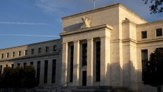 Уолър от Фед: Банката трябва да повиши лихвите с един процентен пункт