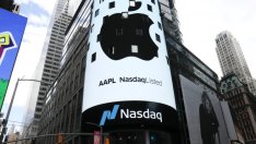 "Ябълка" за трилиони