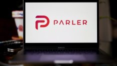 Parler се върна онлайн с руска подкрепа
