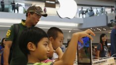 Apple разследва предполагаема смърт заради iPhone