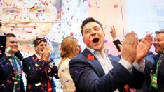 Володимир Зеленски отбеляза съкрушителна победа на изборите в Украйна*