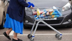 Инфлацията във Великобритания скача до 3,3% заради ефектите от войната в Иран