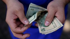 Доларът се насочва към най-лошата си седмица от юни 