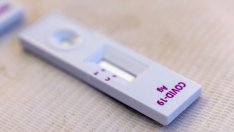 МЗ: Ваксинираните, но заразени с делта варианта, разпространяват вируса