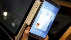 Над половината български банки планират пускане на мобилни разплащания