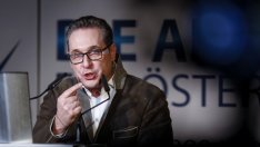 Година след Ибисагейт: Щрахе не показва и искрица покаяние 