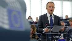 Туск предупреди, че може да има "твърда граница" в Ирландия след Brexit