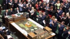 Британският парламент задължи правителството да публикува документи за Brexit