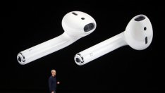 Apple готви промени в безжичните си слушалки