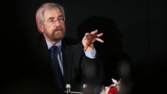 Прает: Атентатите в Париж може да накърнят икономиката на еврозоната