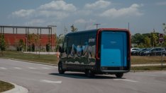 Електрическите ванове на Rivian за Amazon завладяват САЩ