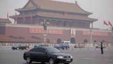 Местните власти в Китай са принудени да продават луксозните си автомобили