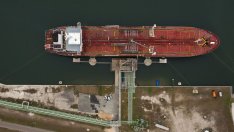 Русия изпреварва Саудитска Арабия и вече е водещ доставчик на петрол за Китай