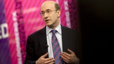 Кенет Рогоф: Проповедниците на дълга грешат