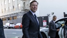 Мъск е дарил акции на Tesla за 1,95 млрд. долара през 2022 г.