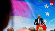 Рискованата игра с мигрантите на Мартин Шулц