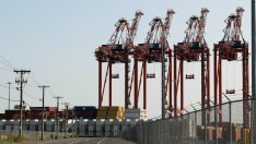Търговският дефицит при стоките на САЩ стигна най-високото си ниво от март 2025 г.