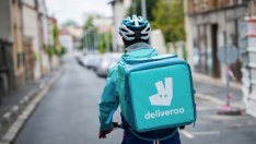 Delivery Hero придоби над 5% дял от Deliveroo
