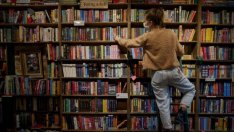 Продажбите на печатни книги в ЕС намаляват, но цените растат