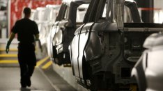 Jaguar Land Rover планира да съкрати около 2000 служители заради реорганизация