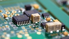 Недостиг на чипове? Защо компаниите просто не произвеждат още?