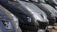 Ръчната на Peugeot не държи - концернът продължава спускането си надолу