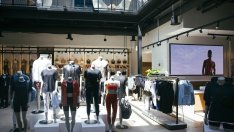 Lululemon потъна на борсата, след като сви прогнозата за рентабилността си