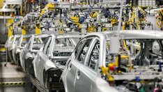 BMW превръща 100-годишния си завод в Мюнхен във фабрика за електрически автомобили