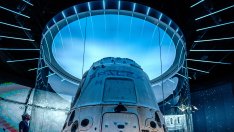 Капсула на SpaceX ще прибере от Международната космическа станция двама астронавти