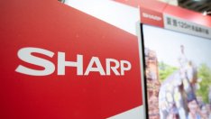 Sharp се придържа към плана си за листване на звеното за лаптопи