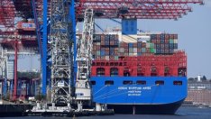 САЩ вече събират по-високи мита за китайските стоки, идващи по море