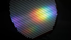 В последните си седмици на власт Байдън не спира с действията срещу китайския пазар на чипове