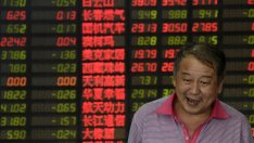 Доларът поскъпва, след като вниманието отново се насочи към Фед