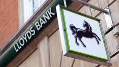 Печалбата на Lloyds намалява под тежестта на очаквания ръст на лошите заеми