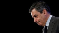 Фийон среща финансови проблеми в опита да се върне в надпреварата за президент