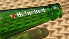 Червената звезда от логото на Heineken може да попадне под забрана в Унгария