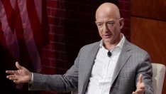 Джеф Безос: Трябва да се върнем на Луната и този път да останем