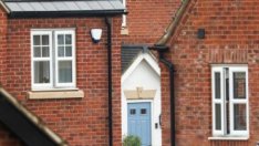 Месечният ръст на цените на жилищата във Великобритания достигна 14-годишен връх