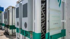 Да вкараме тока в склада 