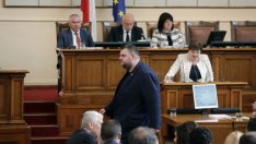 ДПС отвръща на ГЕРБ с предложение за нула лева партийна субсидия