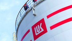 КЗК готви нови санкции за "Лукойл" заради данъчните складове