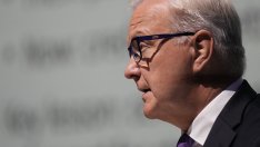 Оли Рен предупреди за риск от по-бавна от очакваното инфлация