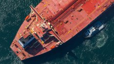 Петролът поевтинява на фона на силния долар*