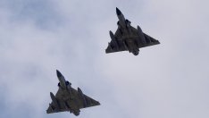 Китайски самолети пресякоха средната линия на Тайванския проток в началото на военни учения