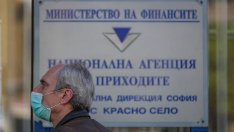 НАП напомня: сезонните работници се осигуряват здравно сами