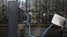 Мразовитото време в САЩ донесе разочарование на собствениците на електромобили