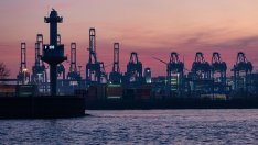 Евродепутатите одобриха търговското споразумение със САЩ след няколко отлагания