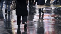 Пазарът на труда в Япония остава затегнат, запазвайки възходящия натиск върху заплатите