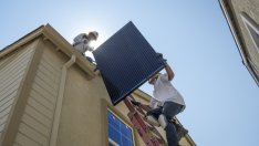 Китай към САЩ: Удължаването на „соларните“ мита ще изкриви търговията