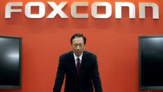 Foxconn ще изгради три помощни съоръжения като част от завода в Уисконсин